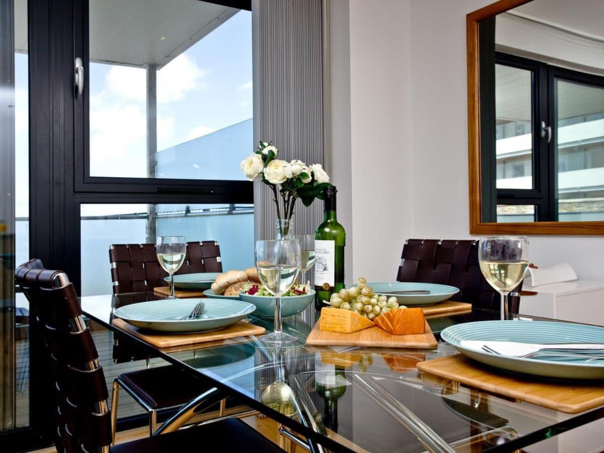 3 Pearl Apartment