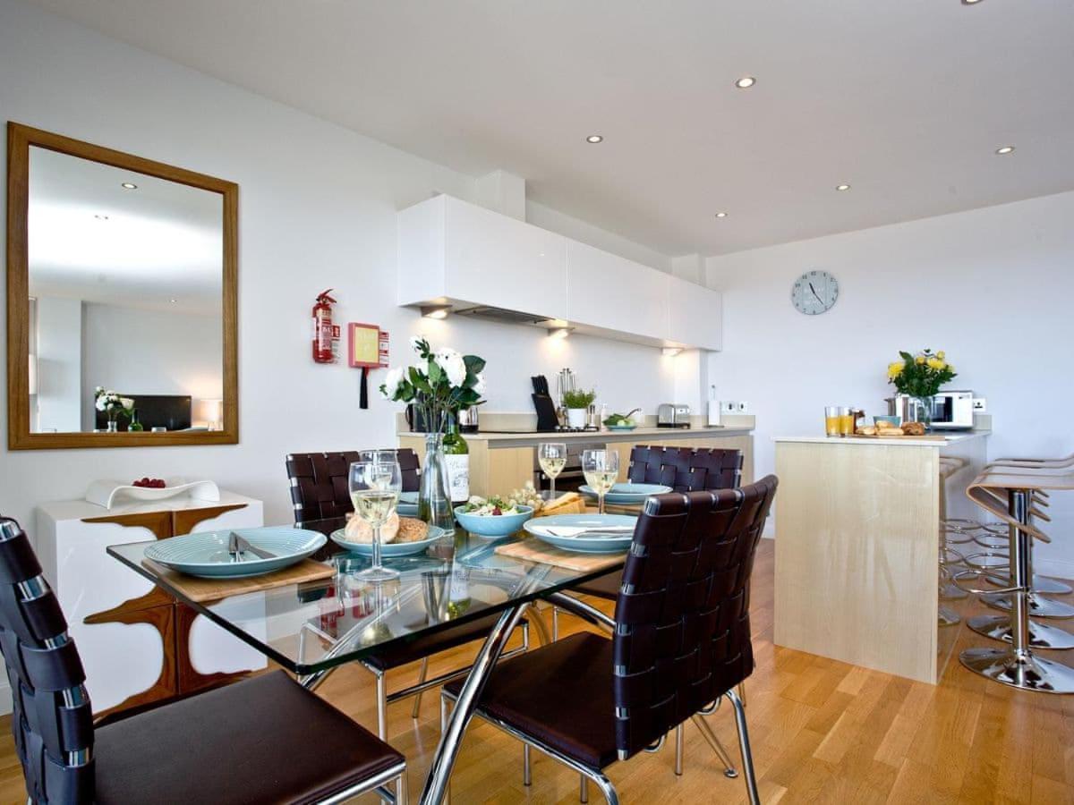 Apartment 3 Pearl *