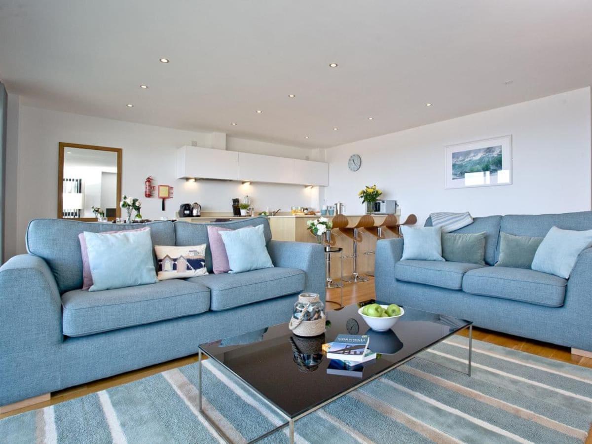 3 Pearl Apartment