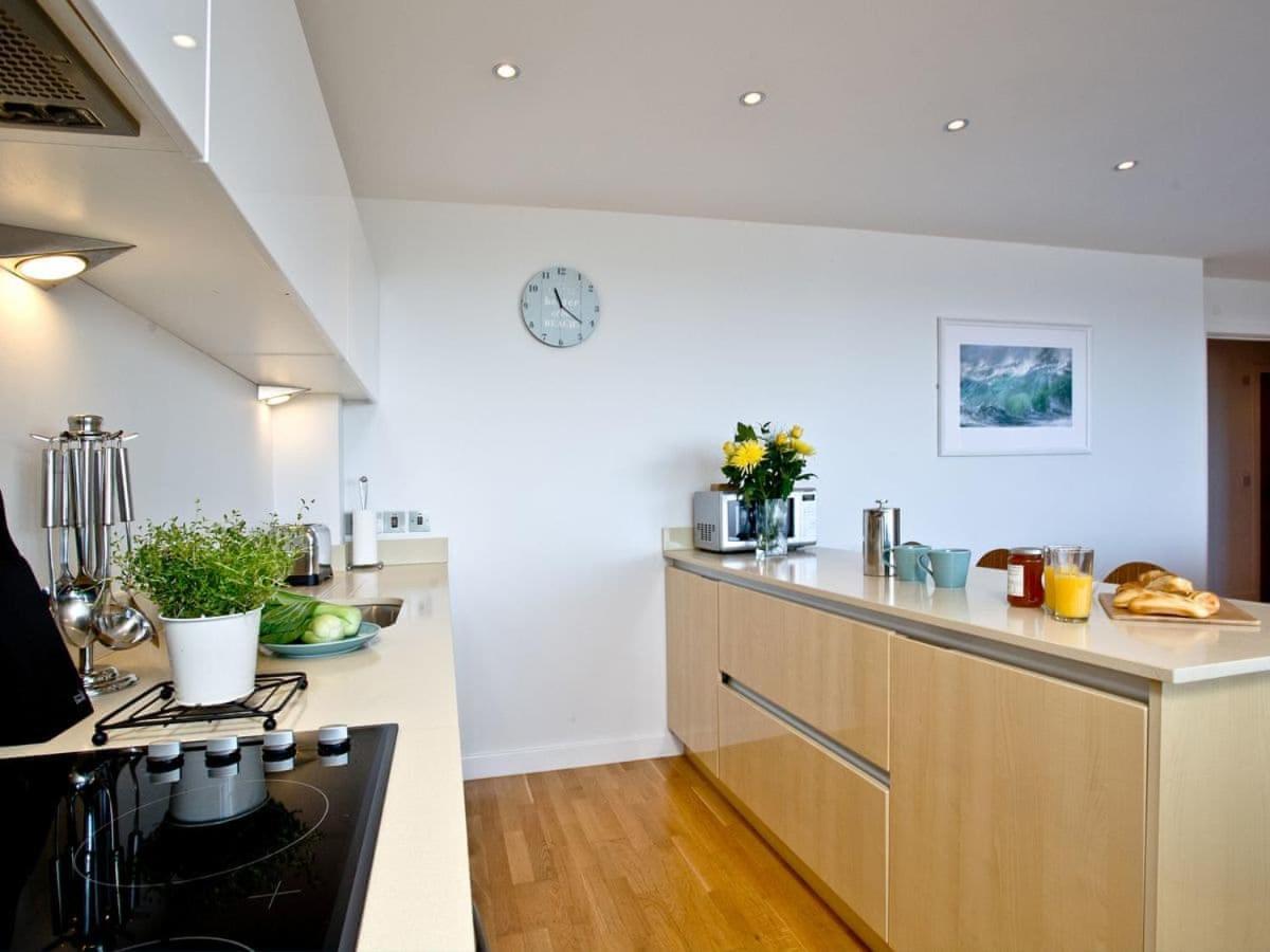 3 Pearl Apartment